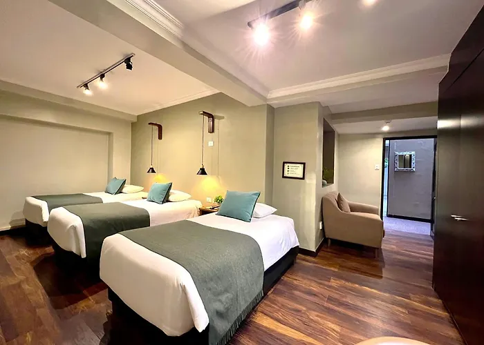 Hotel R Y R Pardo